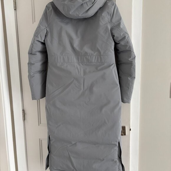 Lululemon Winter Warrior Long Parka (Rhino Grey) - Picture 3 of 7